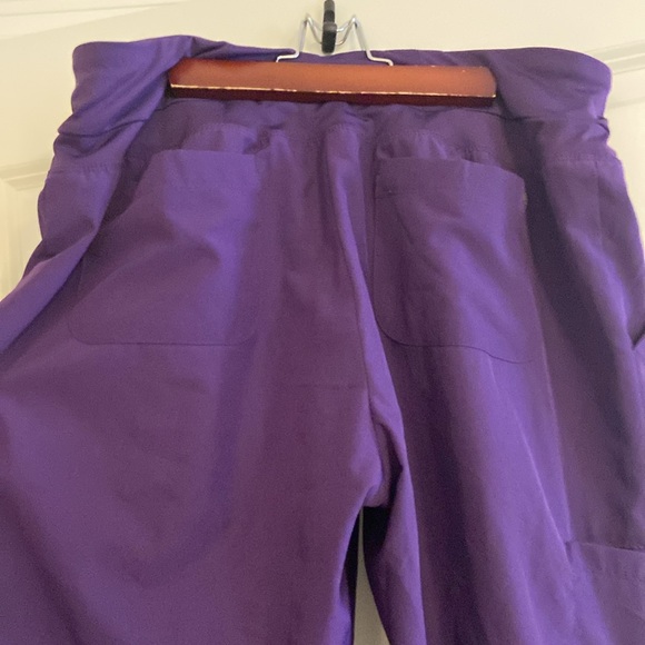 Excellent used condition barco one size medium purple scrub pants - Picture 4 of 5